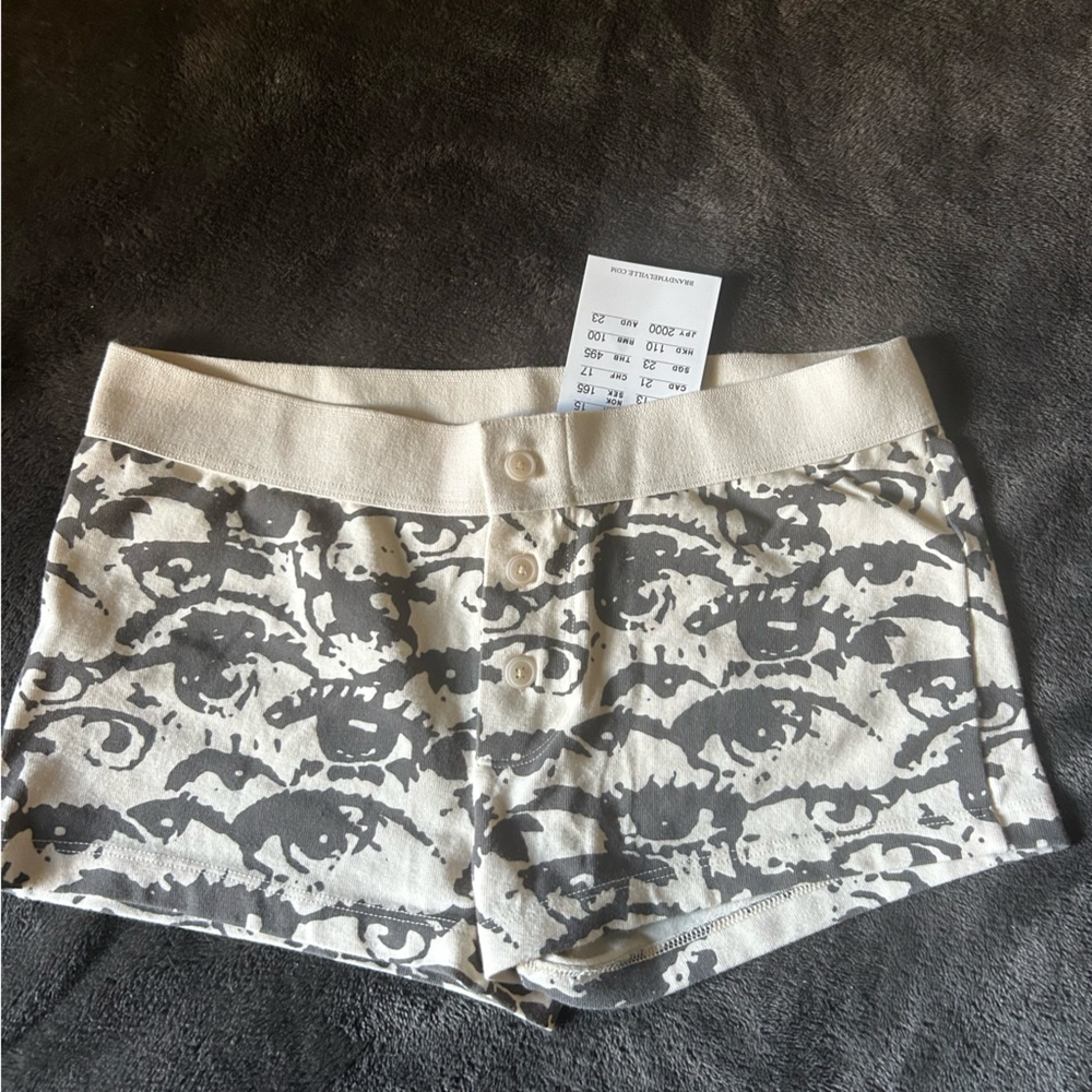 Brandy Melville shorts